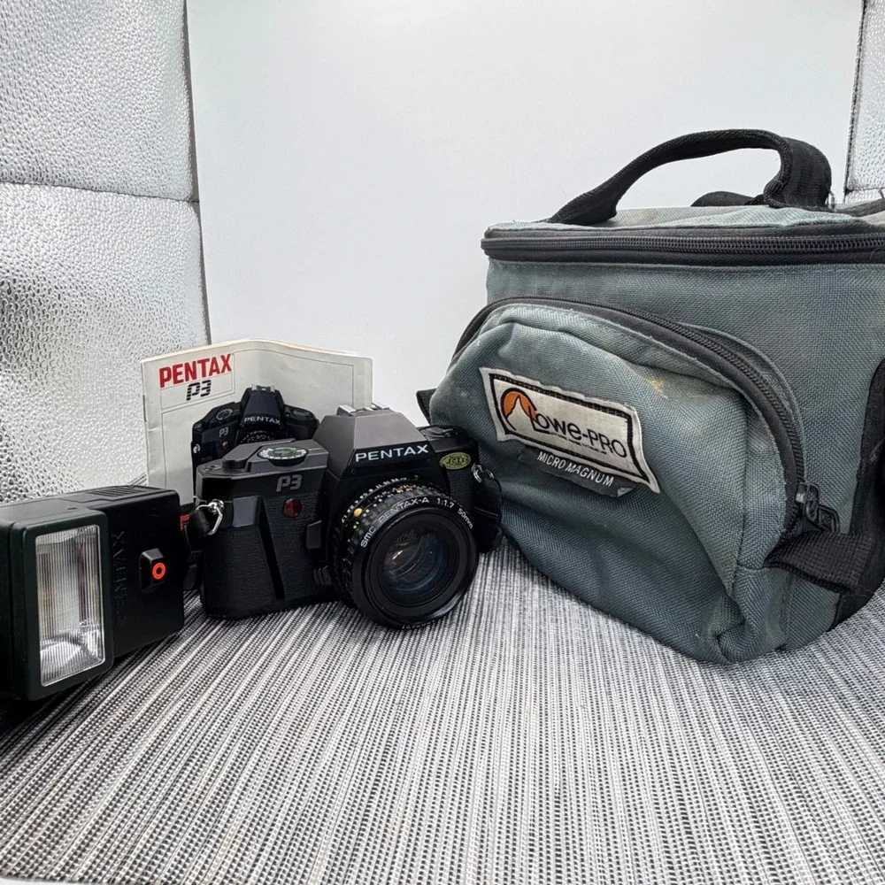 Pentax P3 35mm SLR Film Camera SMC Pentax-A 50mm f1.7 Lens Flash Bag Bundle